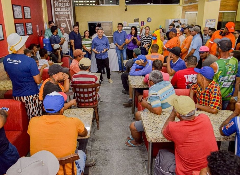 afogados:-prefeitura-entrega-novos-fardamentos-e-epis-a-profissionais-de-limpeza