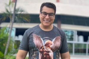 padre-chrystian-diz-que-nao-batizara-bebes-reborn-e-viraliza;-entenda