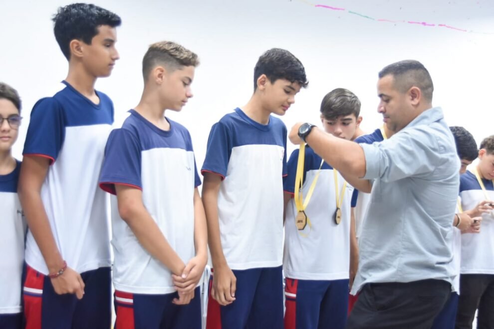 gravata-premia-campeoes-municipais-dos-jeps-2025-e-representantes-seguem-para-etapa-regional