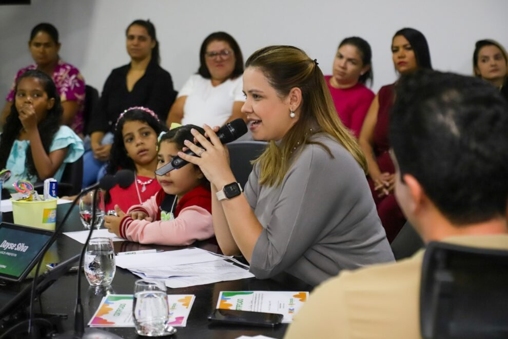 dayse-silva-comanda-a-primeira-reuniao-do-comite-gestor-da-primeira-infancia-em-2025