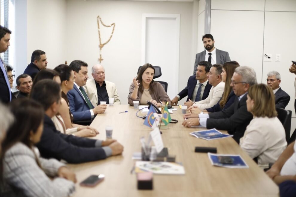 raquel-lyra-lidera-serie-de-encontros-com-prefeitos-pernambucanos