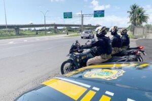 ex-coordenador-da-prf-diz-que-recebeu-ordem-para-bloquear-onibus-com-eleitores-em-2022