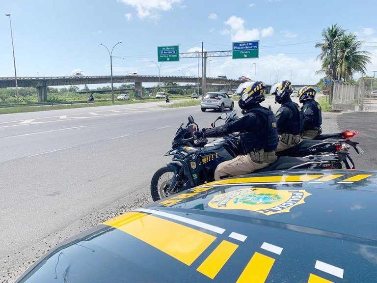 ex-coordenador-da-prf-diz-que-recebeu-ordem-para-bloquear-onibus-com-eleitores-em-2022
