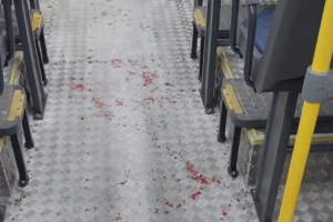 enfermeiro-e-esfaqueado-durante-assalto-a-onibus-em-boa-viagem,-no-recife