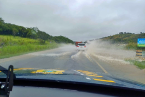 chuvas-causam-alagamentos-em-trechos-movimentados-de-rodovias-federais-em-pernambuco