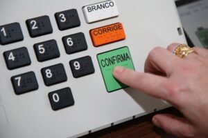 ccj-do-senado-aprova-fim-da-reeleicao-para-presidente,-prefeitos-e-governadores