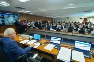 ccj-do-senado-aprova-fim-da-reeleicao,-mandato-de-cinco-anos-e-eleicoes-unificadas