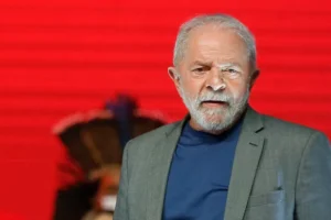 lula-segue-aprovado-por-40%-e-desaprovado-por-54%-depois-do-escandalo-no-inss,-diz-pesquisa