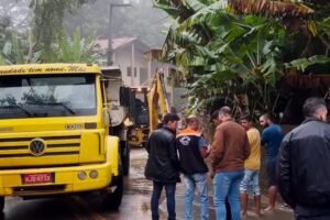 apos-268mm-de-chuvas,-gabinete-mobiliza-50-profissionais-em-triunfo
