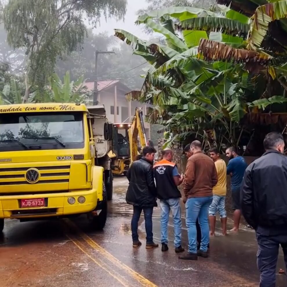 apos-268mm-de-chuvas,-gabinete-mobiliza-50-profissionais-em-triunfo