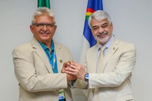 prefeito-ze-pretinho-tem-encontro-com-humberto-costa-em-brasilia-e-conquista-acoes-para-quixaba
