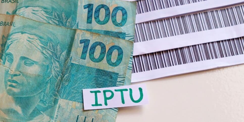 advogado-protesta-contra-aumento-abusivo-do-iptu-em-serra-talhada