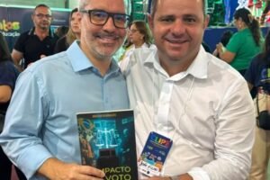 joao-filho-lanca-livro-“o-impacto-do-voto”-no-circuito-literario-de-pernambuco-em-serra-talhada
