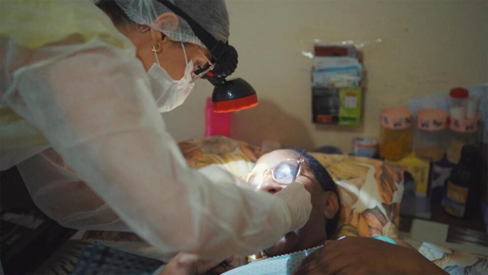 serra:-projeto-leva-atendimento-odontologico-domiciliar-a-acamados-no-vila-bela-e-cohab 