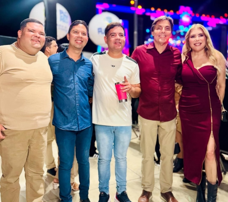 marconi-santana-celebra-sucesso-da-festa-das-rosas,-em-flores