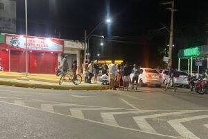 acidente-de-moto-em-praca-de-serra-talhada-deixa-dois-jovens-feridos