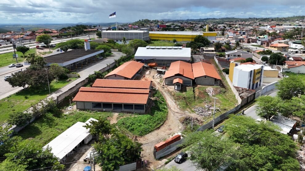 obras-da-escola-elma-camilo,-em-gravata,-superam-70%-de-execucao-e-entram-na-reta-final