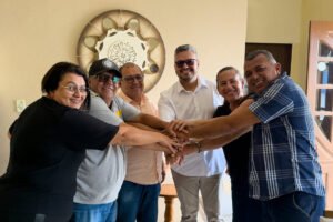 prefeito-de-tuparetama-se-reune-com-vereadores-da-base