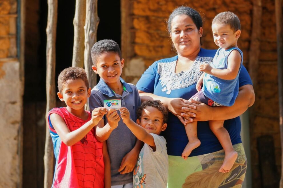 novo-ciclo-do-programa-maes-de-pernambuco-abre-confirmacoes-para-beneficio-de-r$-300