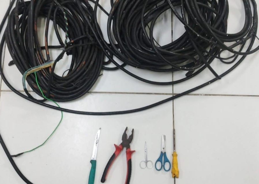 trio-e-detido-em-flagrante-ao-roubar-fios-no-centro-do-recife