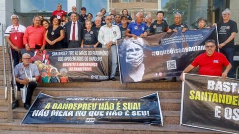 ex-funcionarios-do-antigo-bandepe-reclamam-participacao-em-fundo-de-previdencia