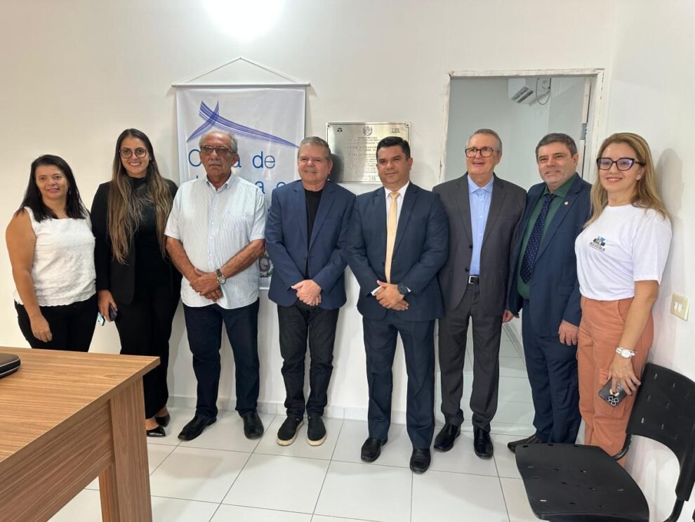 prefeito-de-ingazeira-visita-casa-de-justica-e-cidadania-ao-lado-de-autoridades-do-tjpe