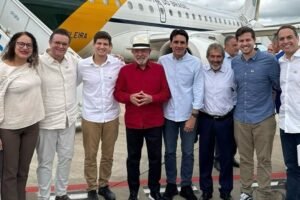 joao-campos-veio-no-mesmo-voo-de-lula-para-ato-em-salgueiro
