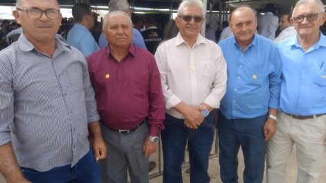 prefeito-ze-pretinho,-de-quixaba,-participa-de-ato-com-o-presidente-lula,-em-salgueiro