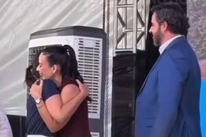 o-fato-e-a-foto:-o-abraco-de-marcia-e-raquel 