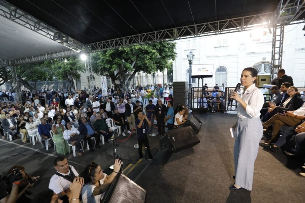 raquel-lyra-entrega-carretas-da-mulher-pernambucana 