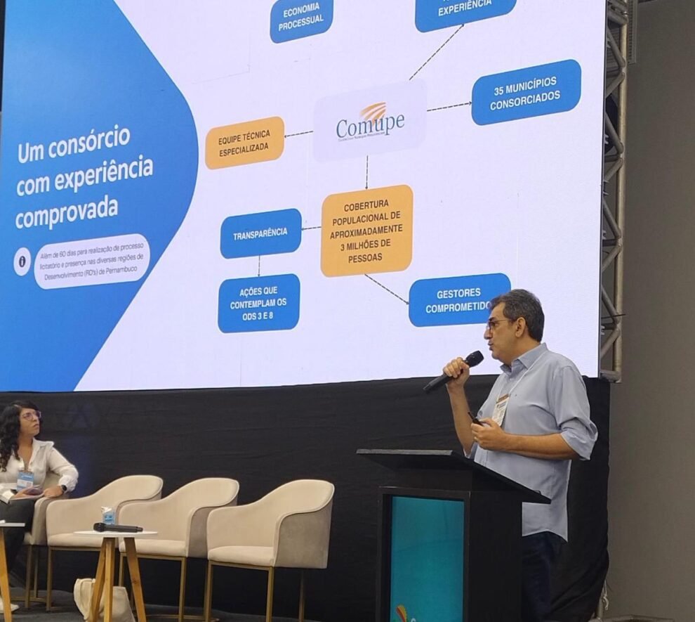 comupe-apresenta-modelo-de-compras-publicas-de-medicamentos-em-congresso-farmaceutico