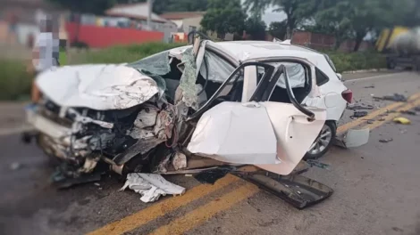 colisao-entre-carro-e-carreta-deixa-uma-vitima-fatal-na-br-232,-em-serra-talhada
