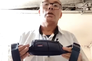 motorista-de-onibus-encontra-r$-1.030-em-pochete-e-devolve-a-idosos-no-recife