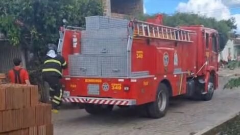 instalacao-eletrica-incendeia-em-rua-de-carnaiba