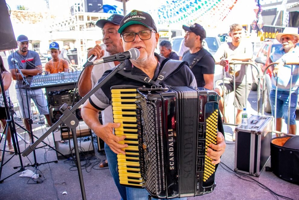 carnaiba:-genailson-e-confirmado-como-atracao-da-festa-de-santo-antonio-da-colonia