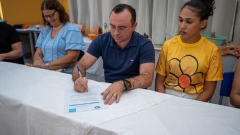 santa-cruz-da-baixa-verde-formaliza-adesao-ao-selo-unicef-2025-2028