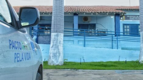 homem-e-amarrado-e-levado-a-dp-de-serra-apos-tentar-matar-mulher-na-zona-rural-de-calumbi
