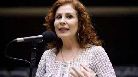 moraes-determina-prisao-preventiva-de-carla-zambelli-e-bloqueio-dos-passaportes