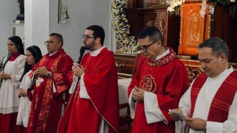 paroquia-de-carnaiba-celebra-a-3a-noite-do-novenario-de-santo-antonio