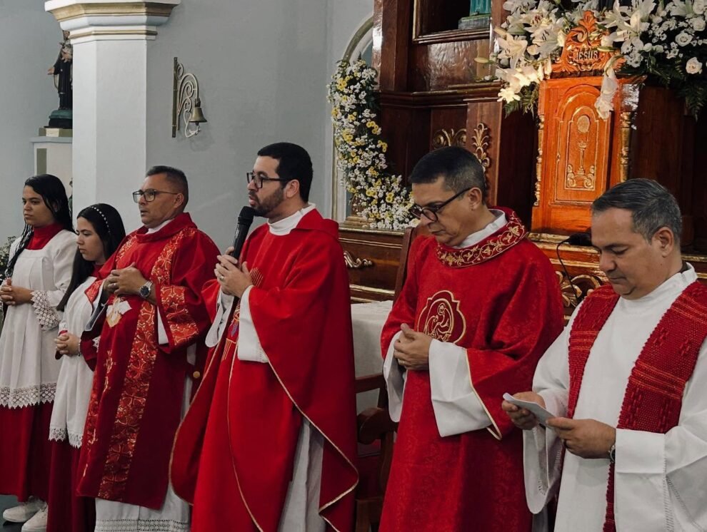 paroquia-de-carnaiba-celebra-a-3a-noite-do-novenario-de-santo-antonio