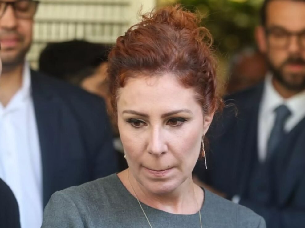 banco-bloqueia-contas-e-cartoes-de-carla-zambelli