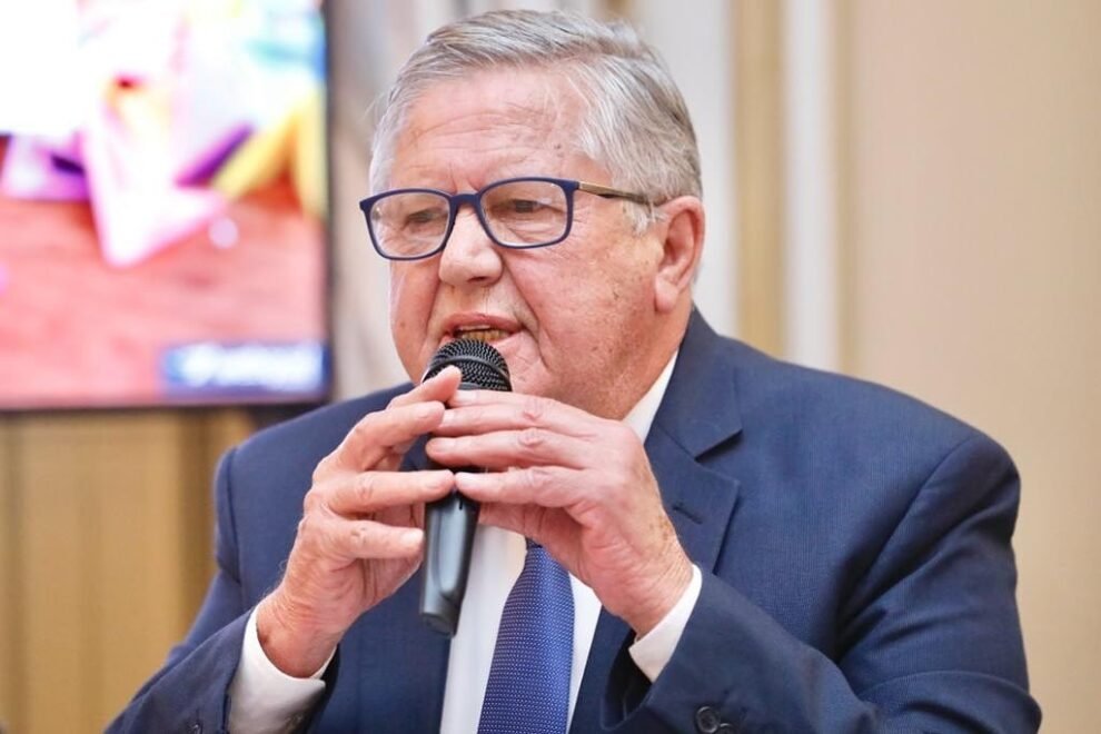 tce-pe-mantem-multa-a-ex-prefeito-de-sertania-por-envio-fora-do-prazo-de-dados-obrigatorios