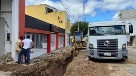 prefeitura-de-afogados-faz-intervencao-para-acabar-com-os-alagamentos-na-rua-mestre-quiterio 