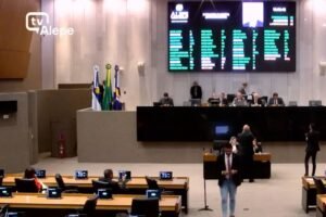 apos-impasse,-alepe-aprova-reajuste-de-6,27%-para-professores-da-rede-estadual