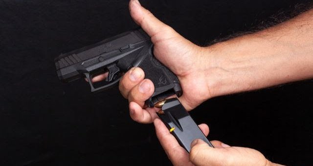 disparo-com-pistola-de-airsoft-causa-confusao-e-termina-na-delegacia-em-afogados