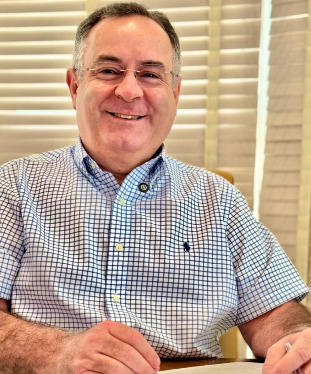 zeca-cavalcanti-tem-aprovacao-de-86%,-diz-multipla