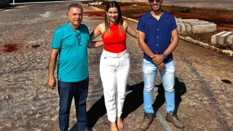 prefeita-aline-karina-anuncia-construcao-de-nova-praca