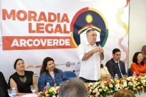 prefeitura-de-arcoverde-entrega-titulos-de-propriedade-e-anuncia-regularizacao-de-140-imoveis