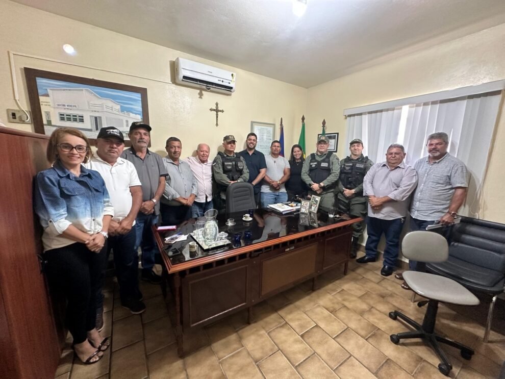 prefeito-de-iguaracy-e-23o-bpm-reforcam-parceria-para-acoes-de-seguranca-no-municipio