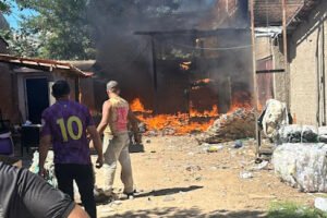 incendio-atinge-deposito-de-reciclaveis-em-afogados-da-ingazeira